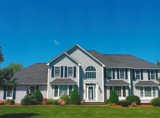 8 Hemlock Ln, Salem, NH 03079