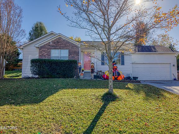2nd image of 6042 Warrenpark Ln