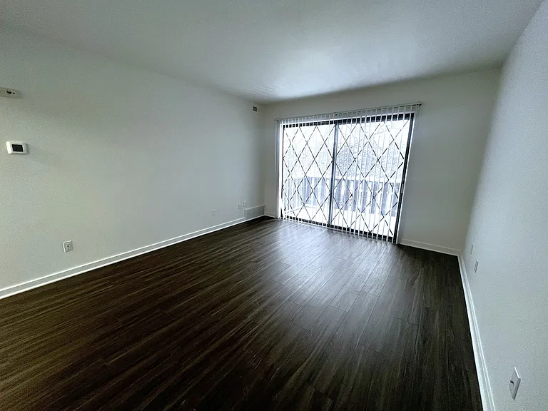 Charter Oaks Apartments — Photo 100