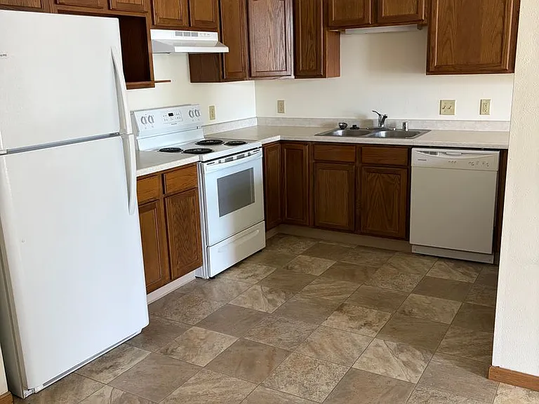 W1087 Lewis Ln — Photo 3