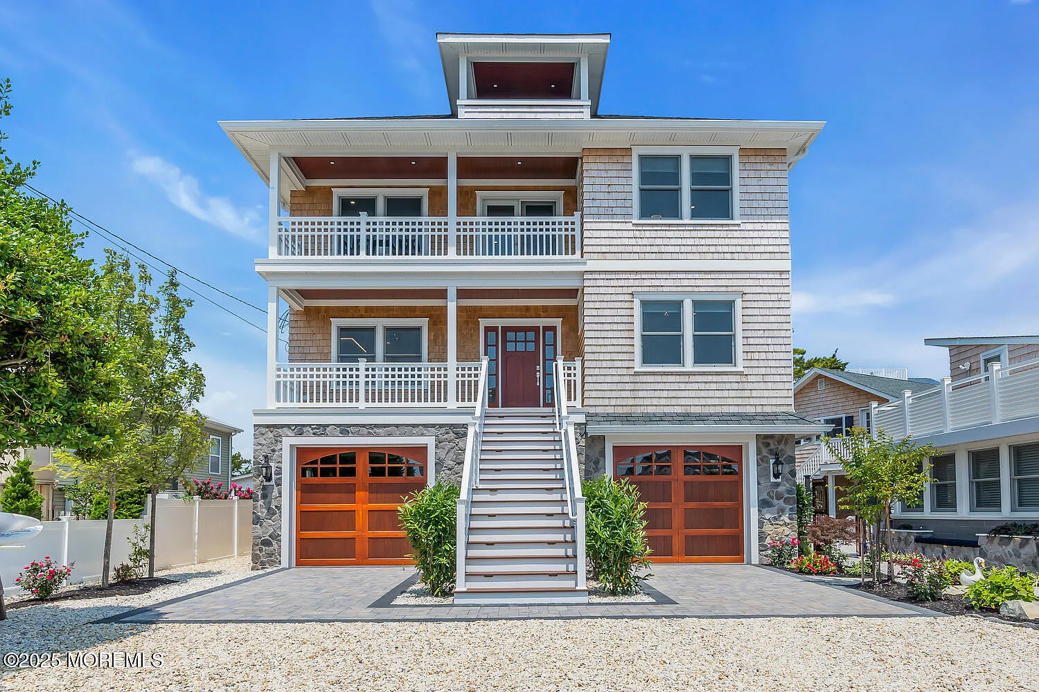 10 bed, 6.5 bath, 8000 sqft, $17,500 — Photo 1