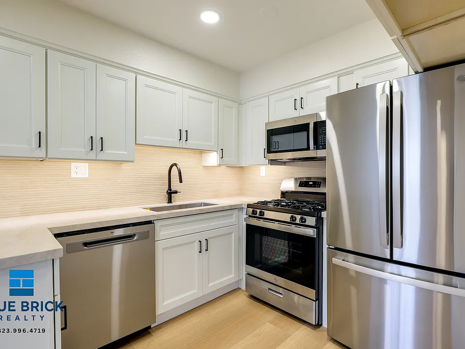 1405 N Normandie Ave #102