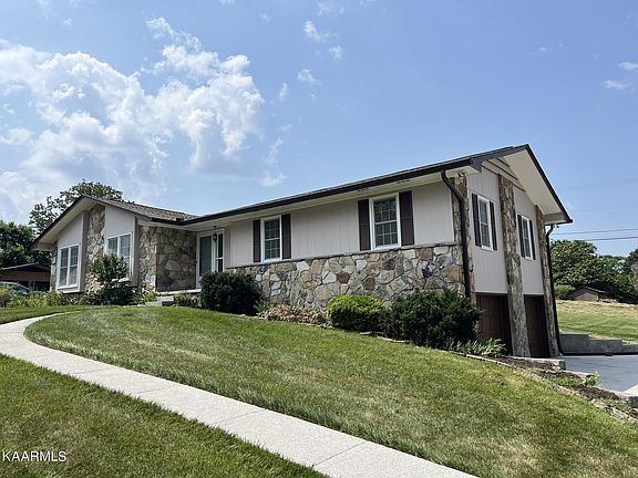 3rd image of 7505 Berkshire Blvd