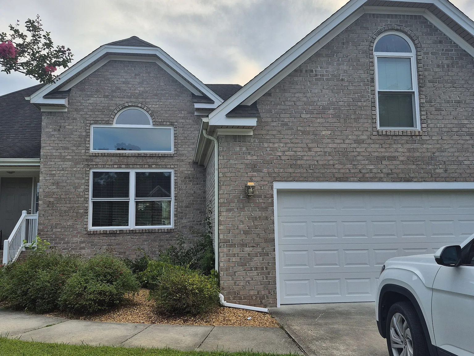 4 bed, 2802 sqft, $3,590 — Photo 4