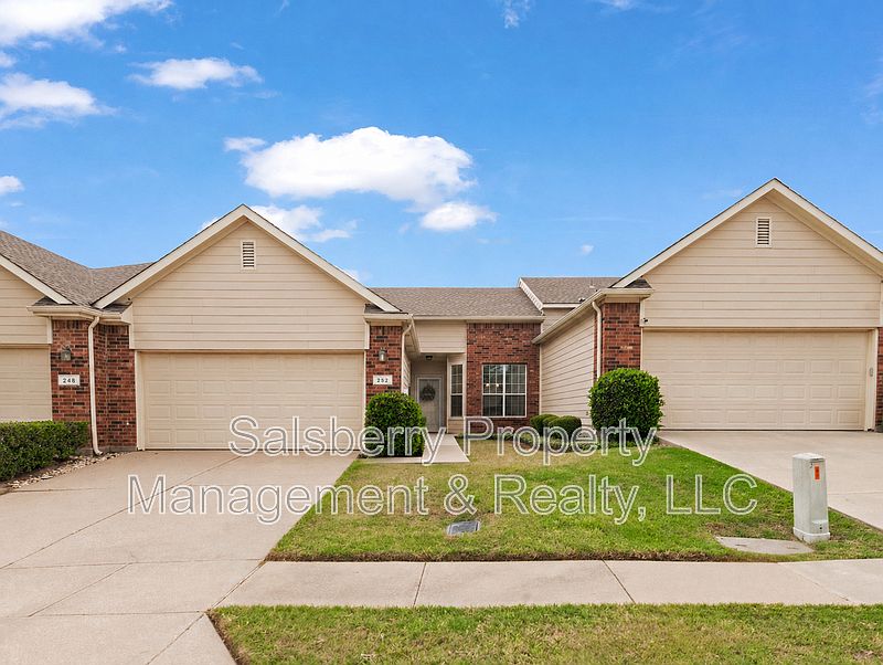 1st image of 252 Heritage Hill Dr