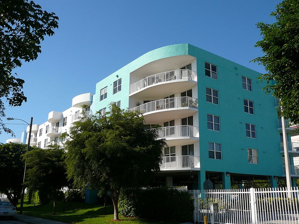 1st image of 1555 N Treasure Dr APT 412