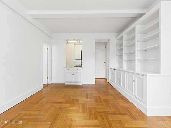 3rd image of 28 5th Ave #8J