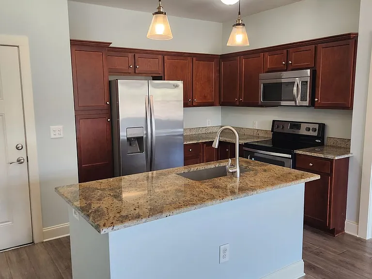 4021 Blackstone Dr #200 — Photo 12