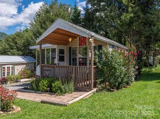 10 Valentine Dr, Maggie Valley, NC 28751