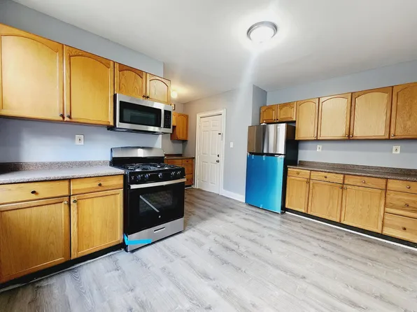 90 W 24th St #6, Bayonne, NJ 07002