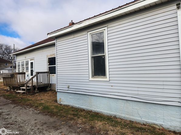 726 N 7th St, Chariton, IA 50049