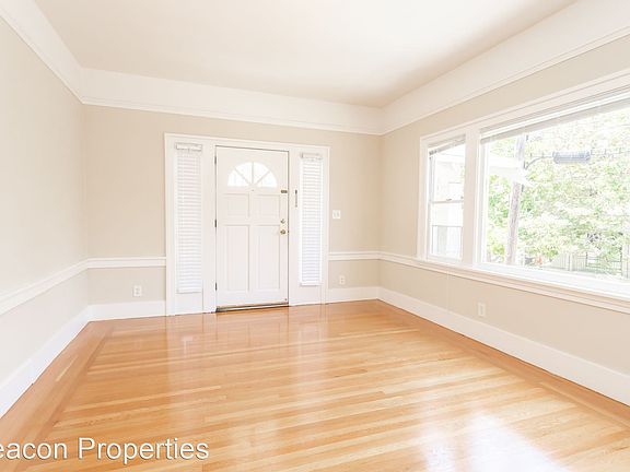 3rd image of 718 Walker Ave