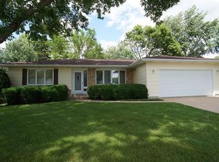 1990 28th Ave, Marion, IA 52302