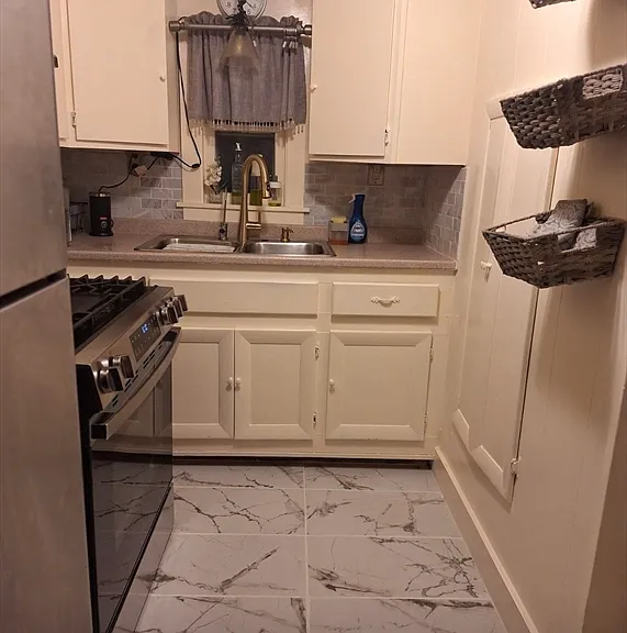28 Cove St #3 — Photo 1