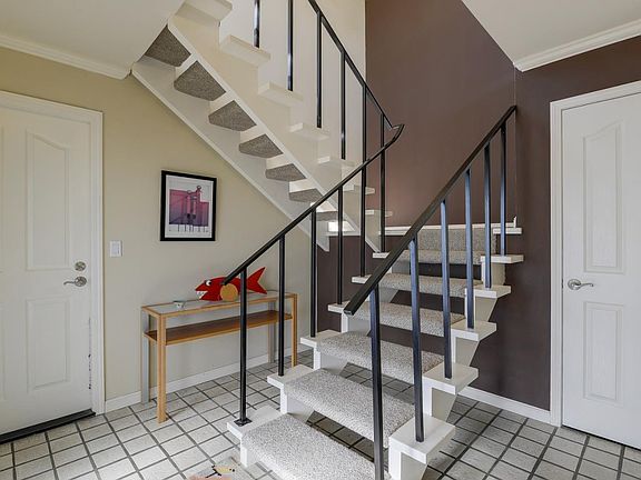 3rd image of 784 Mayfield Ave