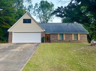 324 Deerfield Rd, Grenada, MS 38901