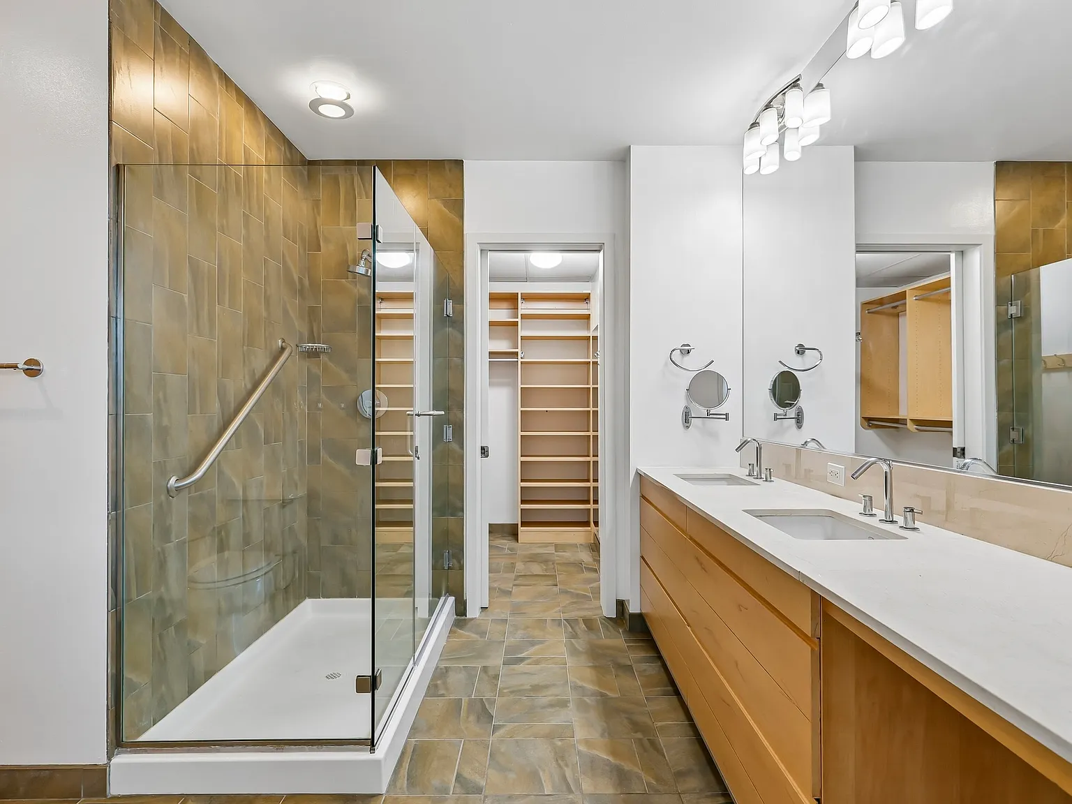 1 bed, 1.5 bath, 887 sqft, $2,995 — Photo 4