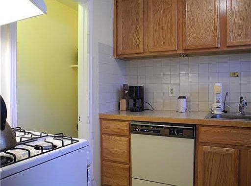 4th image of 3426 Edgewood Dr