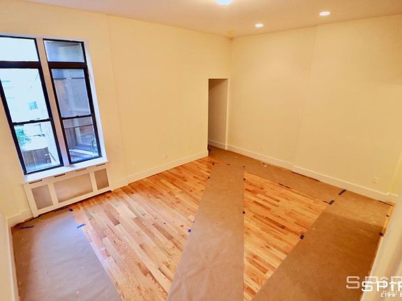 3rd image of 45 W 75th St APT 2B