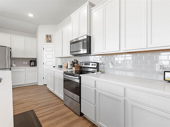 4th image of 3117 Brady Ct