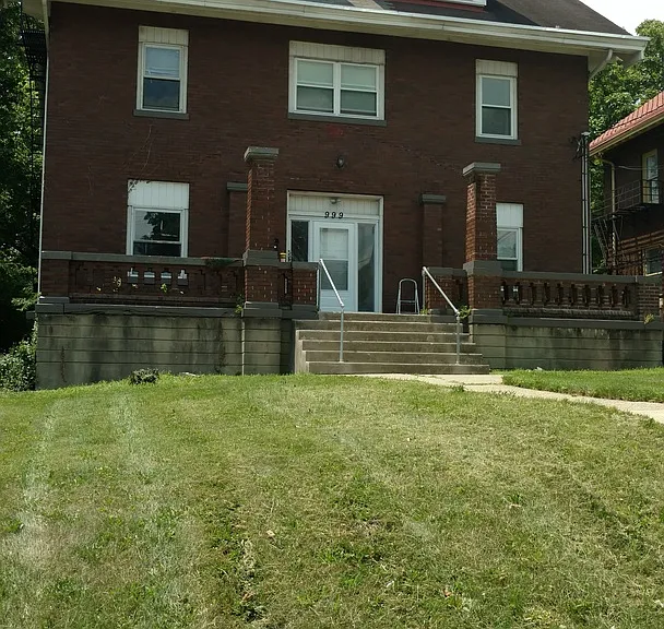 Dana Ave 999 — Photo 1