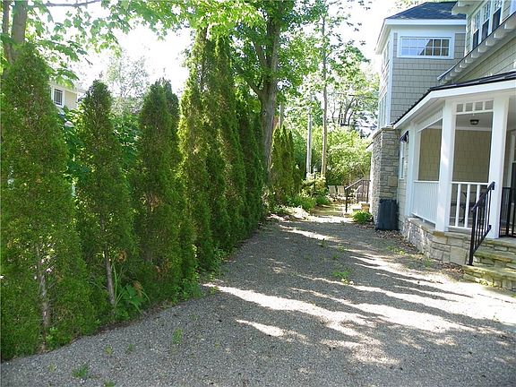 5th image of 27 Emerson Ave