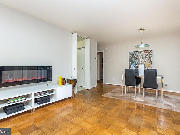 4th image of 25 Stonehenge Cir #25