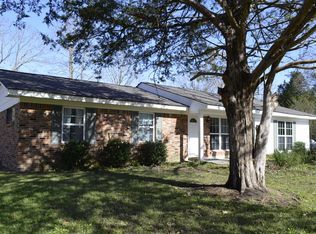 201 Red Holly St, Starkville, MS 39759