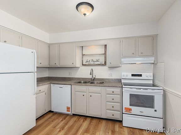 5th image of 4321-4323 Dawes Ct SE