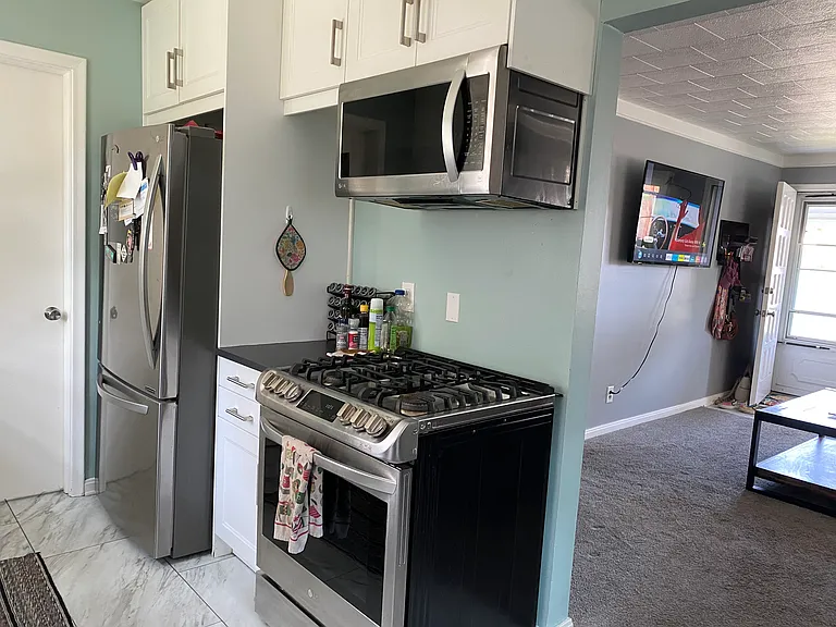 528 E Cambourne St — Photo 17