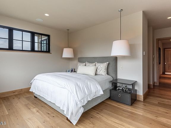 5th image of 402 Harrier Cir