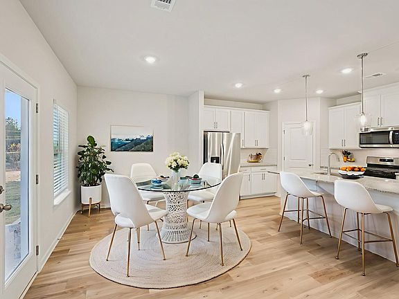 The Chatham floorplan with the Charm White interior package.