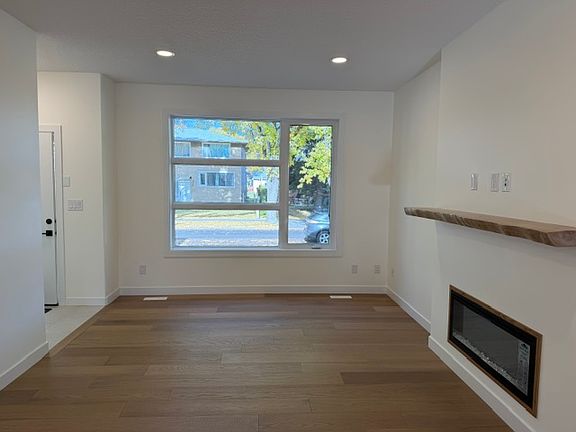 5th image of 10721 70th Ave NW