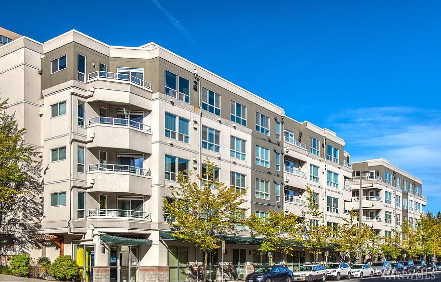 1st image of 925 110th Ave NE Penthouse 1