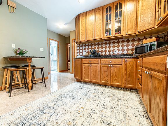 4th image of 3115 N 76th Ct