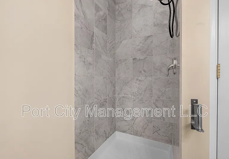 341 S Macon St — Photo 19