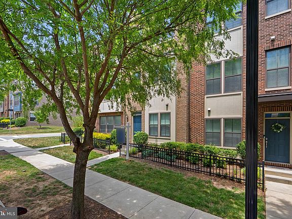 2nd image of 4602 Woodberry St