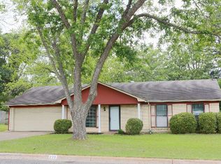 220 Lovers Ln, Athens, TX 75751