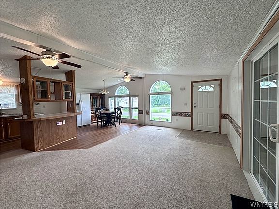 4th image of 69 Beechwood Blvd