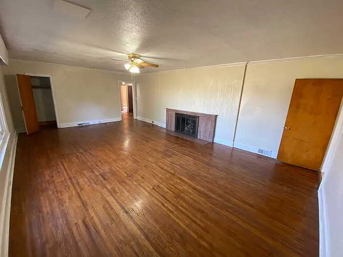 3 bed, 2.0 bath, $1,495 — Photo 3