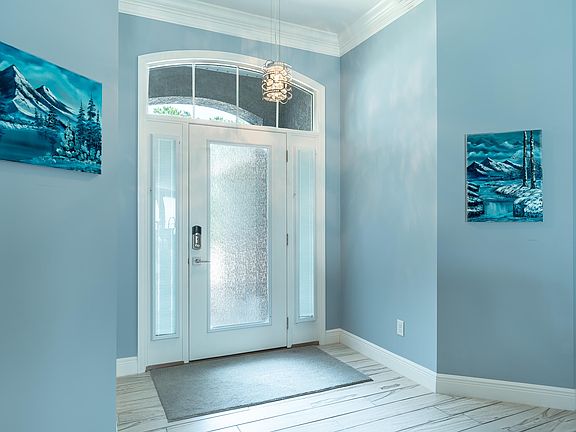 2nd image of 621 Dolphin Dr