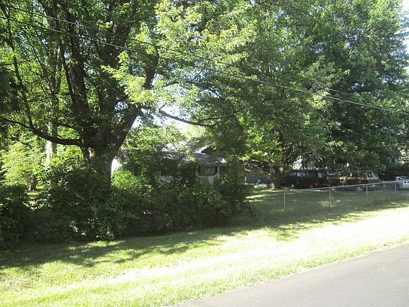 2nd image of 717 Trinway Dr
