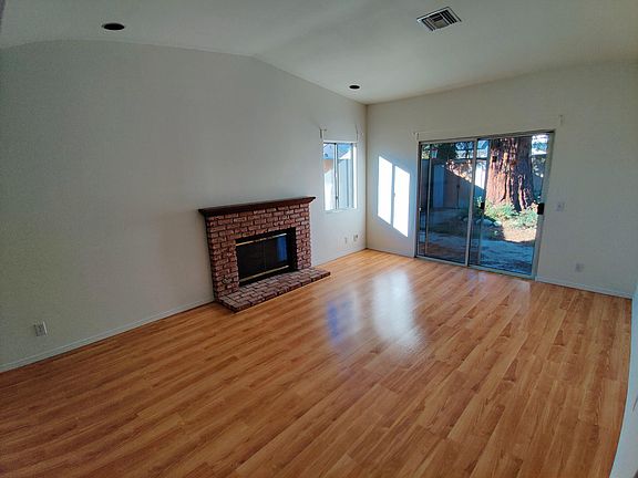 5th image of 455 E Benbow St