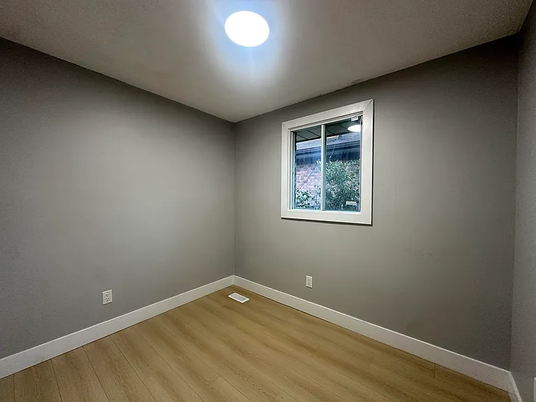 920 Southgate Dr — Photo 13