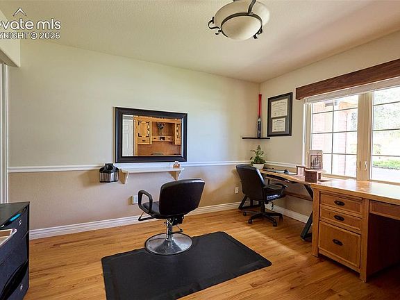 4th image of 423 Chamberlin Pl
