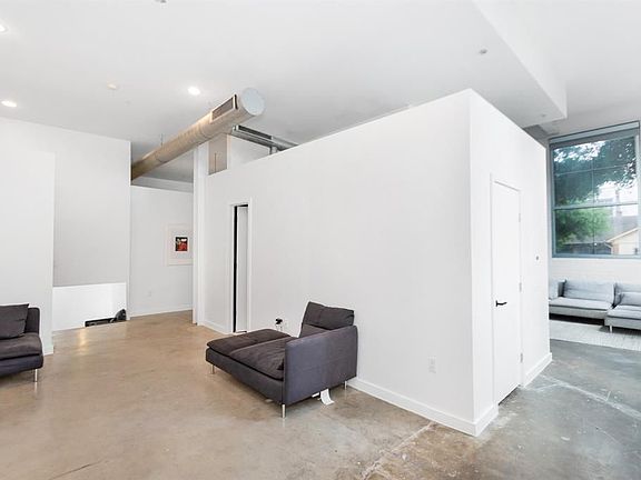5th image of 1312 Live Oak St APT 105