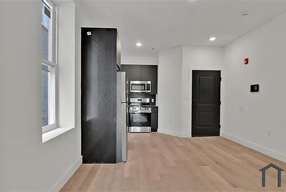 3138 N Broad St #4 — Photo 8
