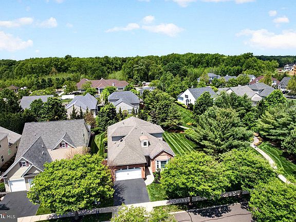 5th image of 8 Tuscany Dr