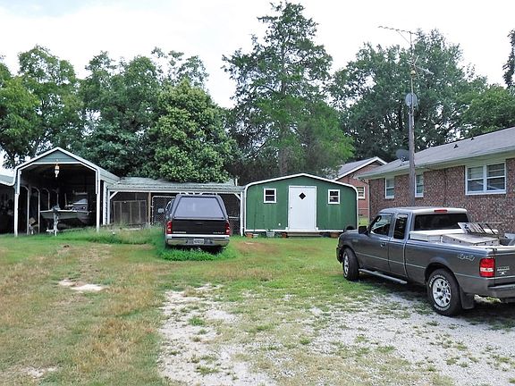 3rd image of 604 Old Abbeville Hwy