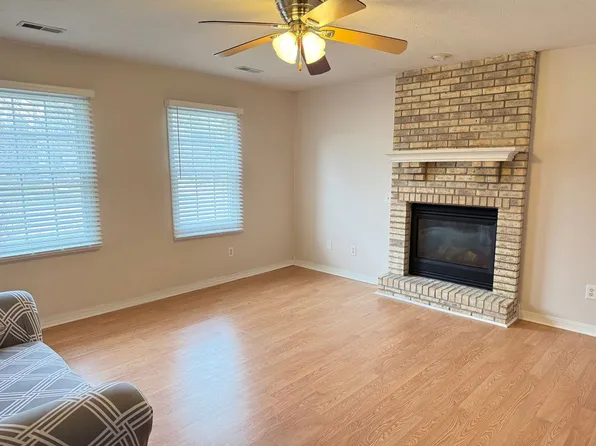 1911 Vladimir Dr, Bloomington, IL 61704